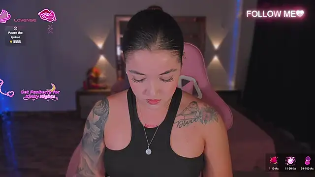 lunaarose online show from 11.21.25