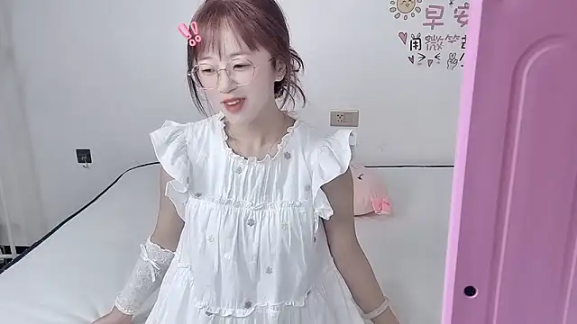 nini a online show from 10.09.25