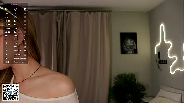 BeatrixCharton online show from 09.29.25