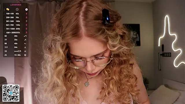 BeatrixCharton online show from 10.08.25