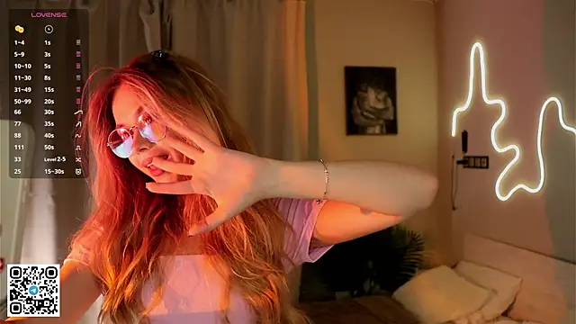 BeatrixCharton online show from 10.18.25