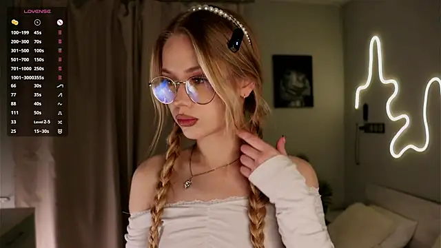 BeatrixCharton online show from 10.23.25