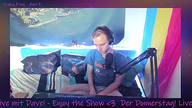 Snapshot of DaveLindau chatting on 09.25.25 DaveLindau online show from 09.25.25