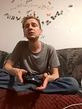 Snapshot of DaveLindau chatting on 11.14.25 DaveLindau online show from 11.14.25