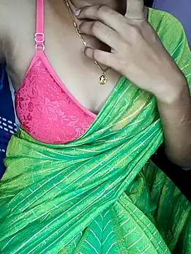 Nidhi lovely online show from 10.17.25