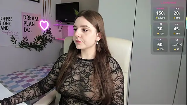 Snapshot of LiaWoow chatting on 10.11.25 LiaWoow online show from 10.11.25