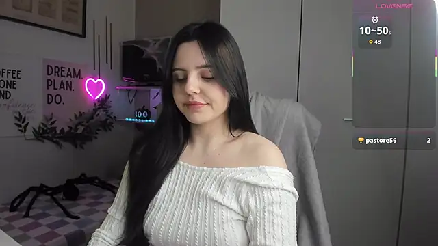 LiaWoow online show from 11.10.25