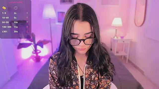 Snapshot of emma_soul1 chatting on 10.01.25 emma soul1 online show from 10.01.25