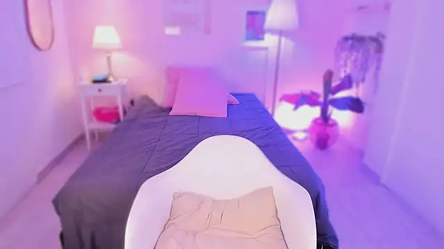 Snapshot of emma_soul1 chatting on 11.05.25 emma soul1 online show from 11.05.25