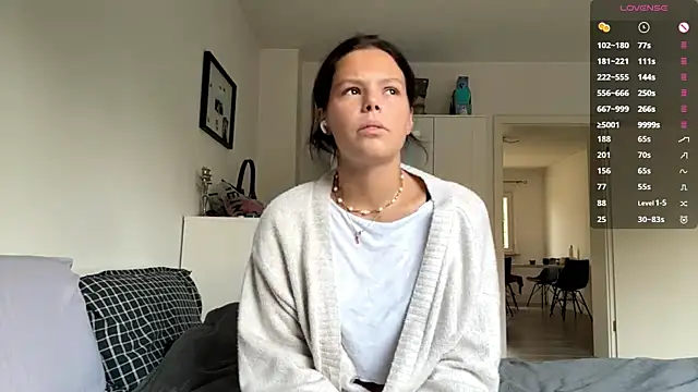 Snapshot of MaydaCornwall chatting on 10.10.25 MaydaCornwall online show from 10.10.25