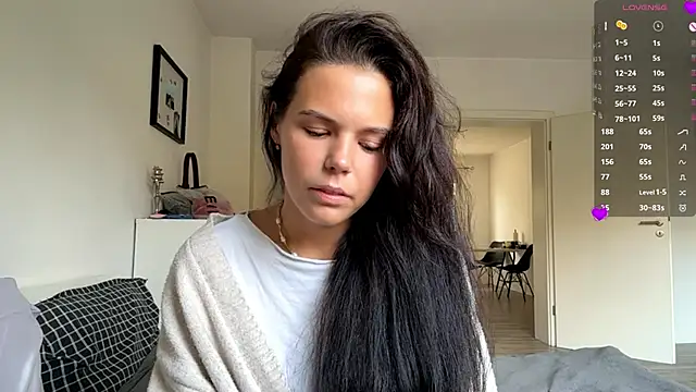 Snapshot of MaydaCornwall chatting on 10.17.25 MaydaCornwall online show from 10.17.25