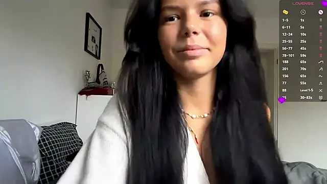 Snapshot of MaydaCornwall chatting on 10.21.25 MaydaCornwall online show from 10.21.25