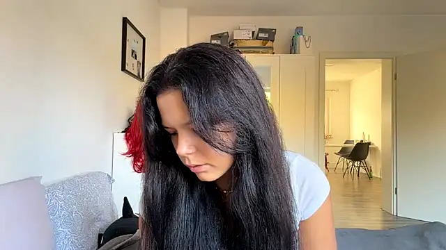 Snapshot of MaydaCornwall chatting on 10.30.25 MaydaCornwall online show from 10.30.25