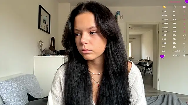 Snapshot of MaydaCornwall chatting on 11.07.25 MaydaCornwall online show from 11.07.25