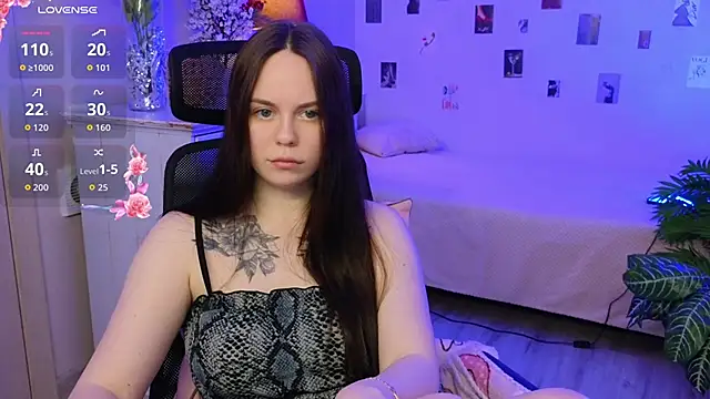 Alice Moondark online show from 02.09.26