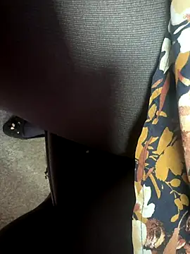 HiddenHoneyLDN online show from 10.24.25