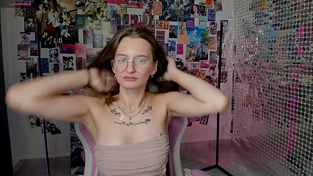 Maryyy May online show from 09.09.25