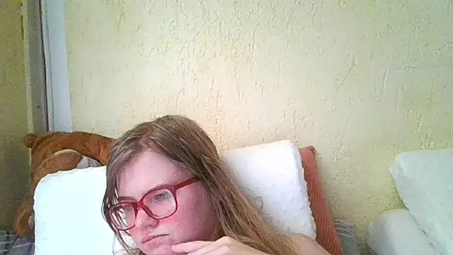 Snapshot of Moonolighta chatting on 09.09.25 Moonolighta online show from 09.09.25