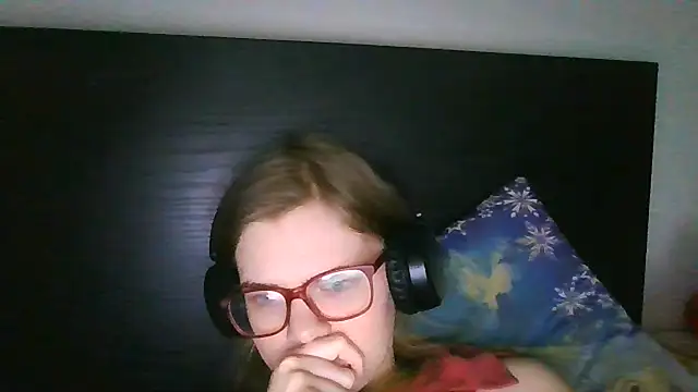 Moonolighta online show from 12.03.25