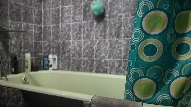 Rosea Champagne online show from 10.21.25