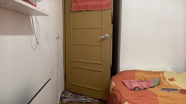 Rosea Champagne online show from 10.30.25