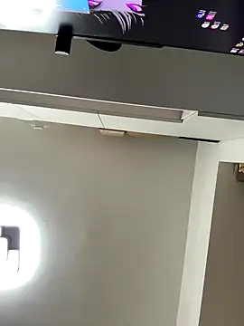 Snapshot of jiajia_L chatting on 10.21.25 jiajia L online show from 10.21.25