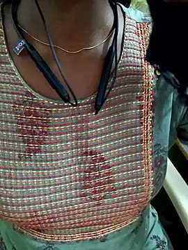 Snapshot of Honey_rosetamil chatting on 04.08.26 Honey rosetamil online show from 04.08.26