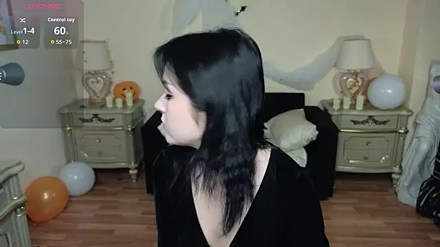 Snapshot of mimi_purrs chatting on 10.18.25 mimi purrs online show from 10.18.25