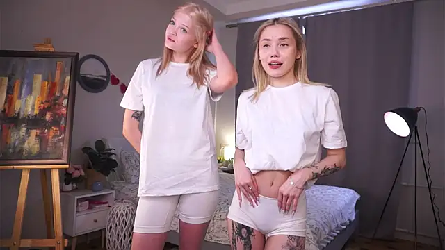 Snapshot of LilianBenskin chatting on 02.27.26 LilianBenskin online show from 02.27.26