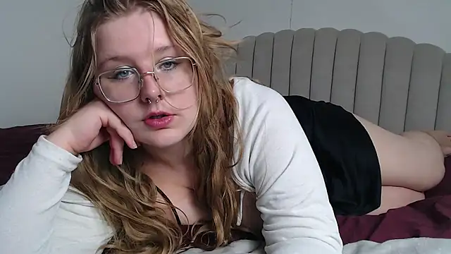 AgnesRoseCams online show from 09.24.25