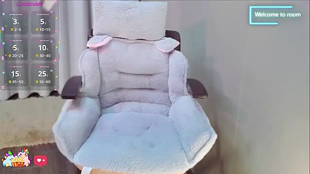 Snapshot of LINLIN-2025 chatting on 10.19.25 LINLIN-2025 online show from 10.19.25