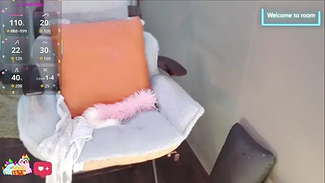 Snapshot of LINLIN-2025 chatting on 10.23.25 LINLIN-2025 online show from 10.23.25