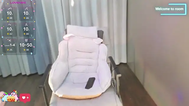 Snapshot of LINLIN-2025 chatting on 10.30.25 LINLIN-2025 online show from 10.30.25