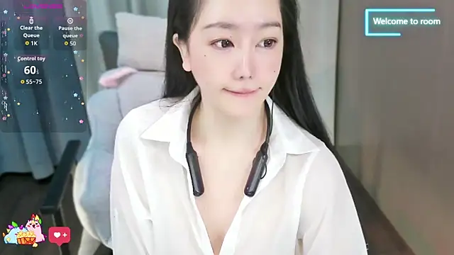 Snapshot of LINLIN-2025 chatting on 11.01.25 LINLIN-2025 online show from 11.01.25