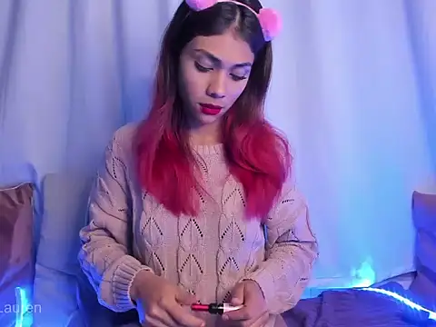 Snapshot of Laurenn_2 chatting on 10.30.25 Laurenn 2 online show from 10.30.25