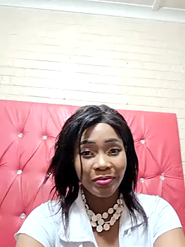 Snapshot of Juicy_Candy-Reloaded chatting on 10.28.25 Juicy Candy-Reloaded online show from 10.28.25