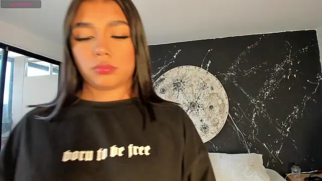 ShaniaDaniels online show from 11.17.25