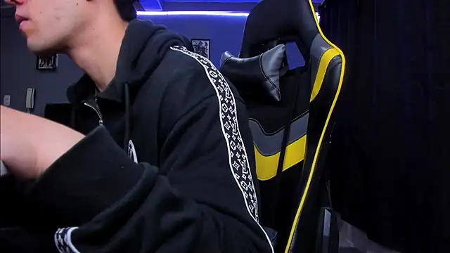 alexgiraldo   online show from 10.24.25