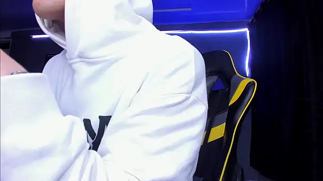 alexgiraldo   online show from 10.29.25