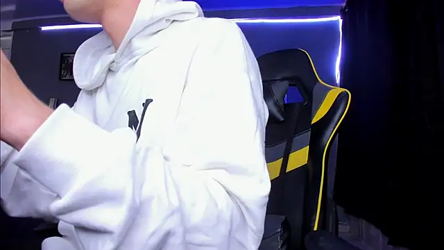 alexgiraldo   online show from 11.04.25