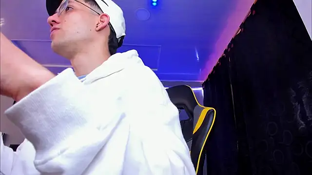 alexgiraldo   online show from 11.21.25