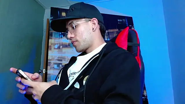 alexgiraldo   online show from 04.11.26