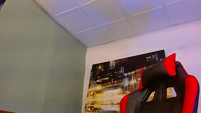 Snapshot of alexgiraldo__ chatting on 06.22.26 alexgiraldo online show from 06.22.26