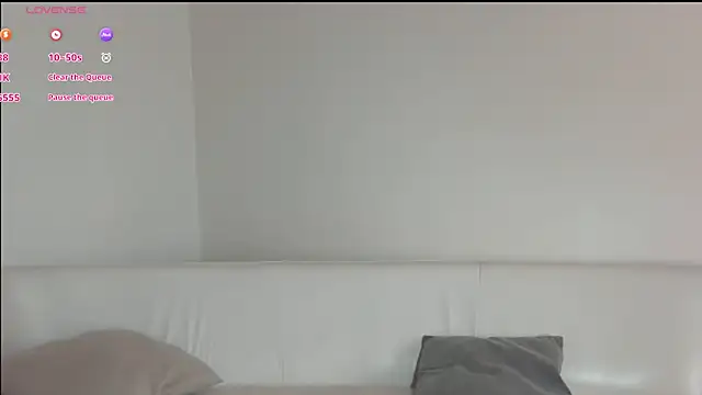 Snapshot of AliTemptress chatting on 10.16.25 AliTemptress online show from 10.16.25