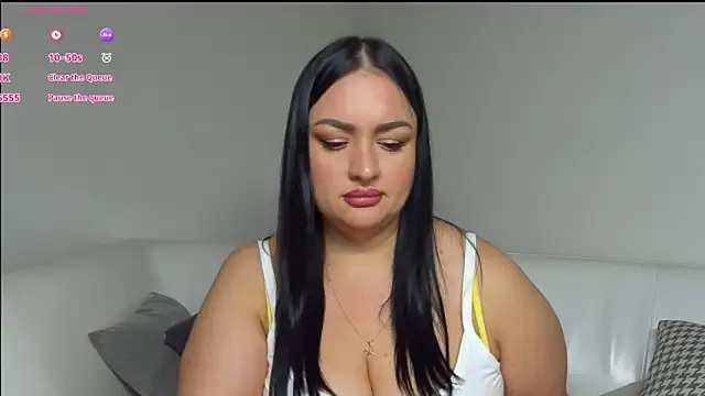 Snapshot of AliTemptress chatting on 10.24.25 AliTemptress online show from 10.24.25