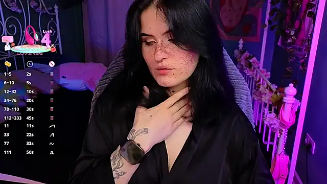 Dark Shine online show from 10.05.25