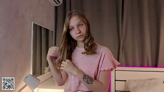 LynneHaviland online show from 09.18.25