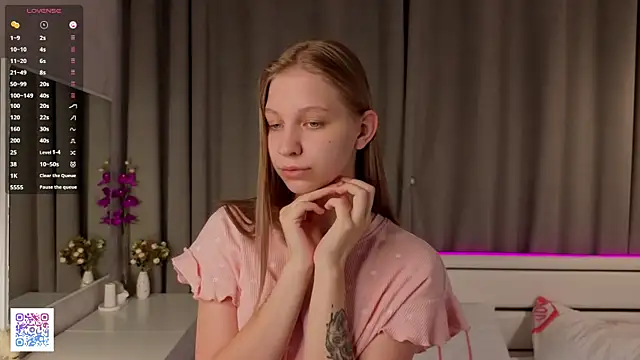 LynneHaviland online show from 10.07.25