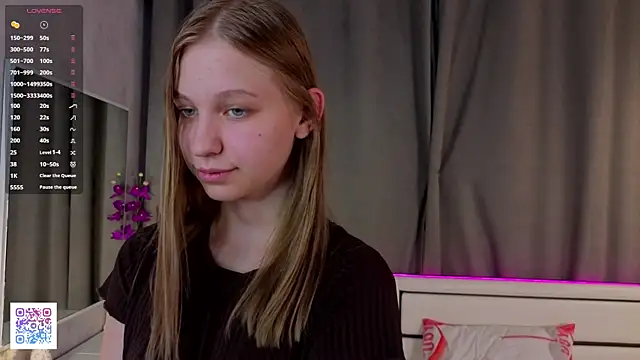 LynneHaviland online show from 10.15.25