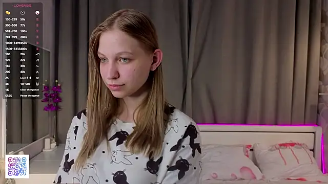 LynneHaviland online show from 10.16.25